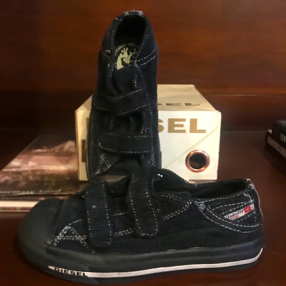 Boys Diesel velcro shoes